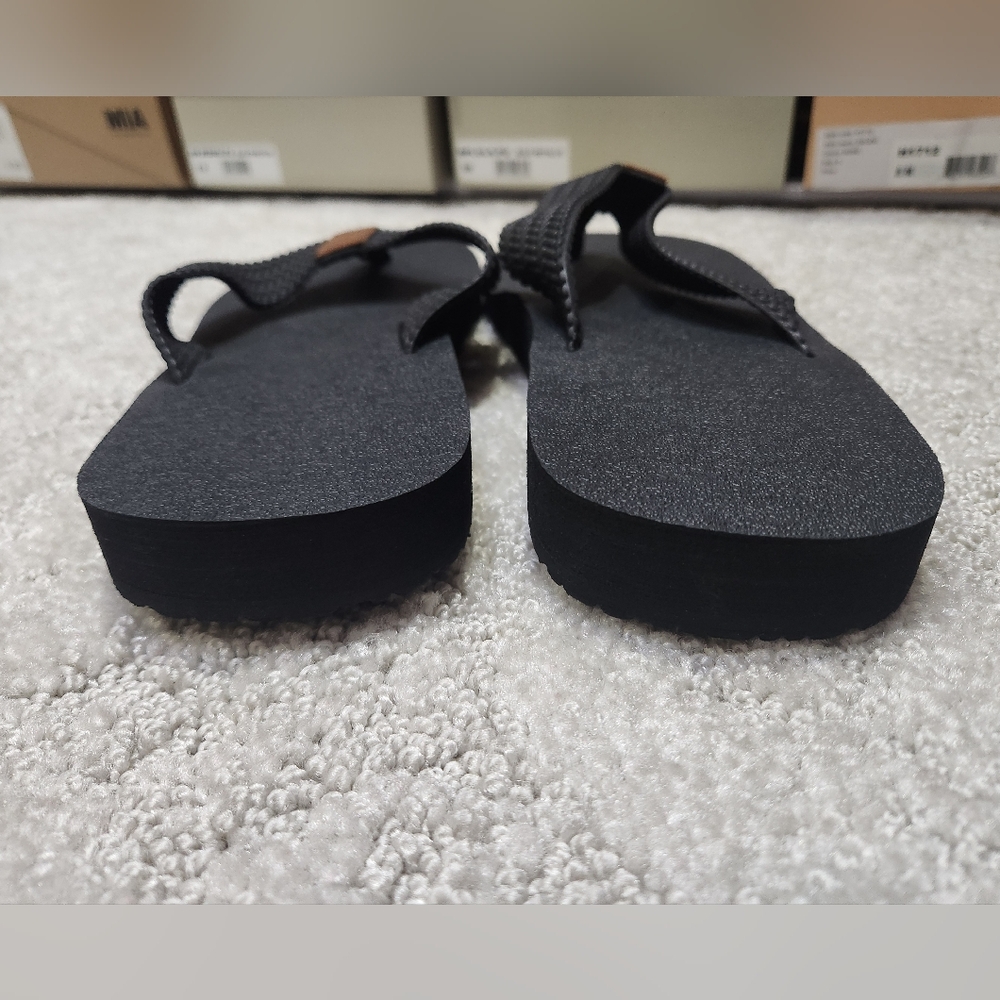 Flip Flops - Picture 7 of 7